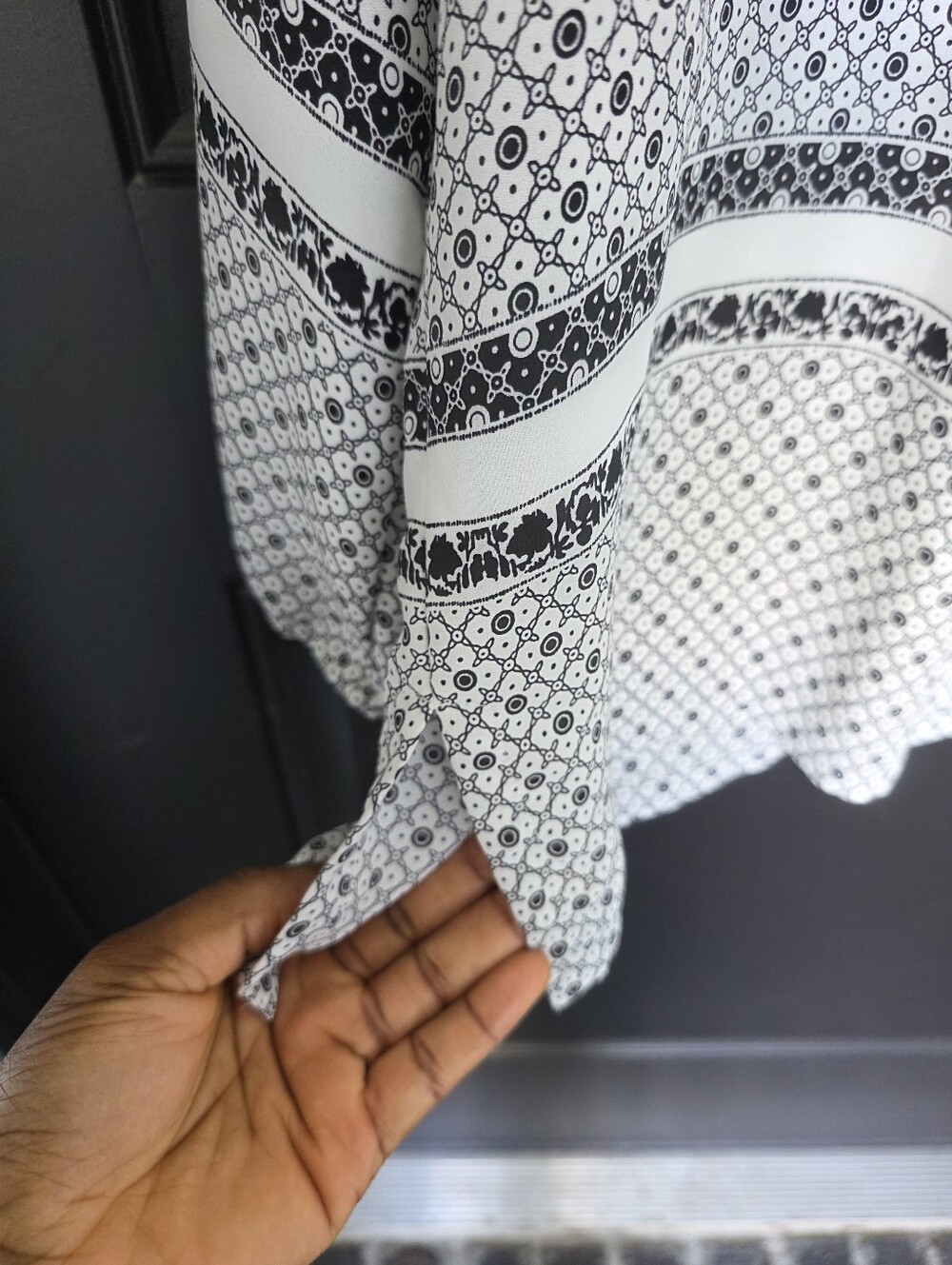 LOFT Black White Geometric Print Henley Blouse Size Large Boho Long Sleeve Tunic - Picture 9 of 10